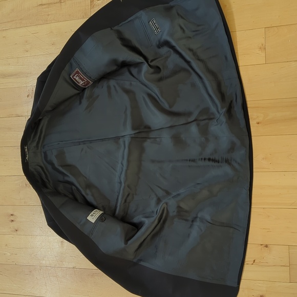 VINTAGE Mani by Giorgio Armani Tuxedo - Picture 6 of 15